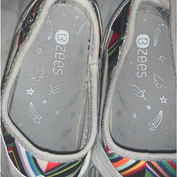 Bzees size 10M slip on shoes multicolor. used in good condition - Picture 5 of 10